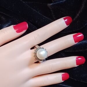 Lustrous Pearl and Silver Women's Ring